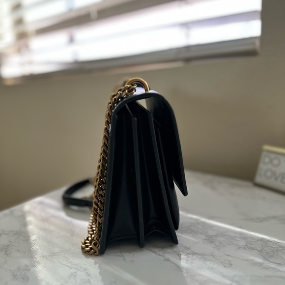 YSL Sunset Medium Chain Bag in Smooth Leather - Black and Gold - Picture 2 of 11